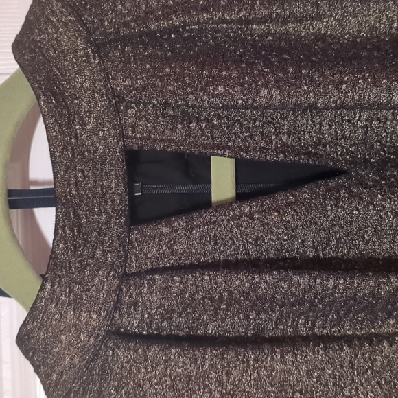 Cold shoulder long sleeve blouse - Picture 5 of 6